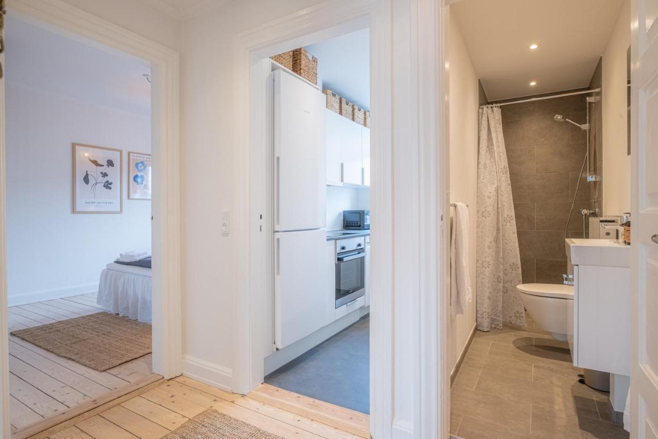Newly Renovated 1-Bed Apartment In Aalborg Esterno foto